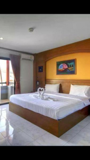  Baantonkhao Hotel  Ката Бич